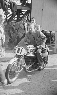 Frank Fry (Earles Velocette) 1951 Junior TT Frank Fry (Earles Velocette) 1951 Junior TT