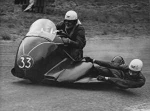 Fred Hanks & E Dorman (Matchless) Cadwell Park Fred Hanks & E Dorman (Matchless) Cadwell Park