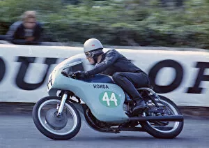Images Dated 15th January 2019: Gerald Plenderleith (Honda) 1966 Lightweight TT