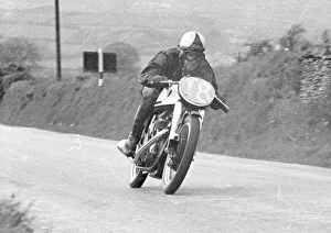 Harry Hinton snr (Norton) 1951 Junior TT Harry Hinton snr (Norton) 1951 Junior TT