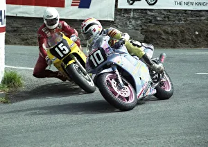 Ian King (Harris Honda) and Johnny Rea (Yamaha) 1993 Supersport 400 TT Ian King (Harris Honda) and Johnny Rea (Yamaha) 1993 Supersport 400 TT