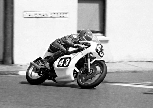 Ian Lougher (Yamaha) 1985 Formula Two TT Ian Lougher (Yamaha) 1985 Formula Two TT