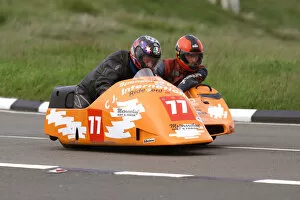 Images Dated 5th June 2004: Jef Driesen & Barry Pepperrell (Ireson Honda) 2004 Sidecar TT