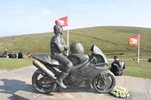 The Joey Dunlop Memorial, The Bungalow, 2005 TT The Joey Dunlop Memorial, The Bungalow, 2005 TT