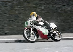 Joey Dunlop Gallery: Joey Dunlop (Yamaha) 1979 Junior TT