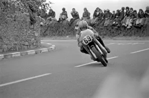 Joey Dunlop Gallery: Joey Dunlop (Yamsel) 1976 Southern 100