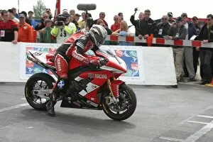 Images Dated 10th June 2005: John McGuinness; 2005 Senior TT
