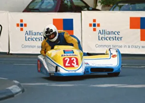 Lars Schwartz & Colin Hardman (LGMV Ireson Yamaha) 2000 Sidecar TT Lars Schwartz & Colin Hardman (LGMV Ireson Yamaha) 2000 Sidecar TT