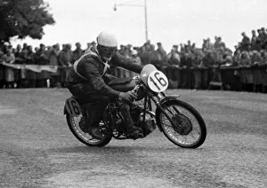 Bill Maddrick (MV) 1955 Ultra Lightweight TT Bill Maddrick (MV) 1955 Ultra Lightweight TT