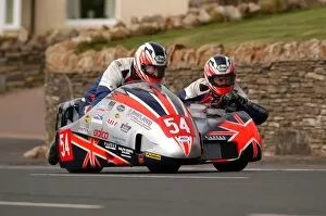 Images Dated 5th June 2004: Mark Halliday & Mark Holland (Baker Kawasaki) 2004 Sidecar TT