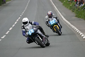 Images Dated 4th June 2003: Mark Parrett (Yamaha) and Chris Palmer (Honda) 2003 Junior TT