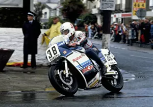 Images Dated 3rd July 2011: Mick Grant giving Suzuki GSXRs its first TT success