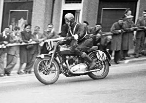 Images Dated 5th August 2017: Peter Crebbin (Triumph) 1950 Senior TT