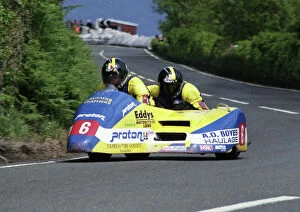 Images Dated 15th July 2011: Rob Fisher & Mike Wynn (Jacobs Yamaha) at Tower Bends: 1994 Sidecar Race B
