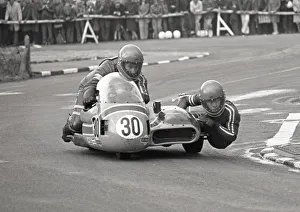 Roger Dutton & Tony Wright (Broad Yamaha) 1975 1000 Sidecar TT Roger Dutton & Tony Wright (Broad Yamaha) 1975 1000 Sidecar TT