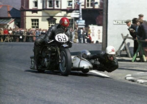 Images Dated 14th August 2018: Ron Glover and David Forshaw (Norton) 1967 Sidecar TT