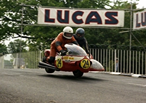 Roy Woodhouse & D Houghton (Honda) 1974 750 Sidecar TT Roy Woodhouse & D Houghton (Honda) 1974 750 Sidecar TT
