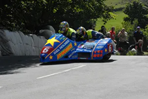 Simon Neary & Stuart Bond (Dynobike Suzuki) 2009 Sidecar TT Simon Neary & Stuart Bond (Dynobike Suzuki) 2009 Sidecar TT