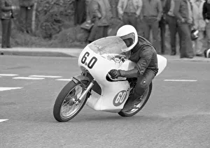 Stephen Snuffy Davies (Yamaha) 1975 Jurby Road Stephen Snuffy Davies (Yamaha) 1975 Jurby Road