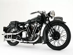 Images Dated 21st December 2011: 1932 Brough SS100 10HP Lawrence of Arabia classic bike