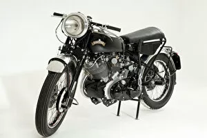 Images Dated 27th February 2014: 1955 Vincent Black Shadow D series