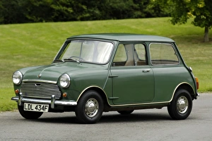 Images Dated 8th July 2005: 1968 Morris Mini