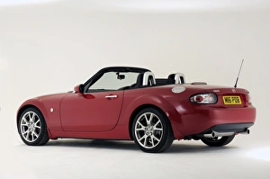 Rear Three Quarters Gallery: 2005 Mazda MX5