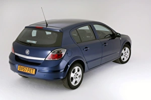 Rear Three Quarters Gallery: 2007 Vauxhall Astra