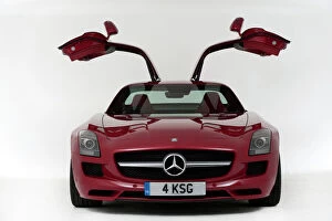 Images Dated 13th August 2012: E01180 Mercedes Benz AMG SLS 6.3 2011 Gullwing