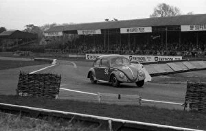 Images Dated 20th September 2018: VW Beetle, R.Vaughan. Goodwood 28th members meeting 26.4.1958