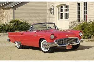 Images Dated 7th January 2007: Ford Thunderbird 1957 Red