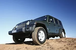Images Dated 6th March 2000: Jeep Wrangler Unlimited Sport, 2008, Green, dark