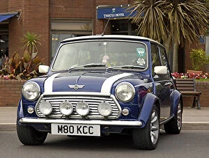 Images Dated 14th January 2017: Mini classic Mini Cooper 1994 Blue white stripes