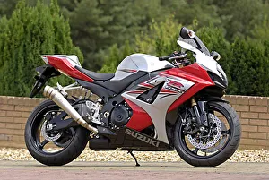 Suzuki GSX-R1000 (TT Anniversary, ltd edition of 150) 2007 Red & silver Suzuki GSX-R1000 (TT Anniversary, ltd edition of 150) 2007 Red & silver