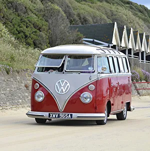 VW Volkswagen Classic Camper van 1963 Red & cream VW Volkswagen Classic Camper van 1963 Red & cream