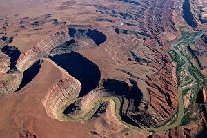 Images Dated 12th June 2009: Aerial view of the San Juan River cutting through Raplee Anticline west of the town of Bluff