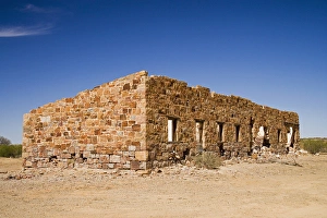 Images Dated 10th September 2006: Algebuckina Railway Station Ruins (Old Ghan Railway), Oodnadatta Track, Outback, South Australia
