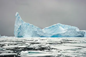 <b class=qtipBold><figcaption>Antarctica, Iceberg, Blue Ice</figcaption></b><br><em>© George Theodore / DanitaDelimont.com</em> Antarctica, Iceberg, Blue Ice