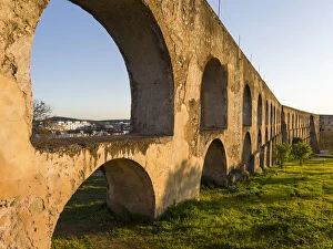 Unesco World Heritage Gallery: Aqueduto da Amoreira, the aqueduct dating back to the 16th and 17th century