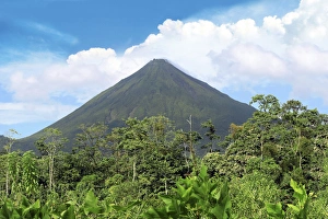 Arenal Volcano, Arenal Volcano National Park, Costa Rica Arenal Volcano, Arenal Volcano National Park, Costa Rica
