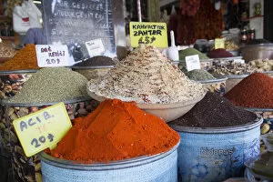 Images Dated 25th August 2014: Asia, Turkey, Gaziantep, Medina, Spice market, spice shops in old bazaar of Zincirli Bedesten