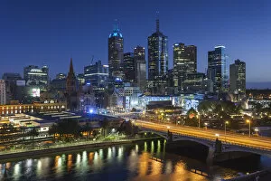 Images Dated 21st February 2014: Australia, Victoria, VIC, Melbourne, skyline with Yarra River and Princess Bridge