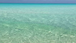 Images Dated 11th April 2015: Bahamas, Exuma Island. Seascape of Shroud Cay