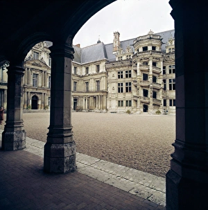 Blois Chateau Francois I Wing, 16th c. France Copyright: AAACLtd Blois Chateau Francois I Wing, 16th c. France Copyright: AAACLtd