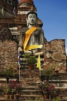 Images Dated 19th February 2006: Buddha, White Buddha, Wat Yai Chaya Mongkol or The Great Temple of Auspicious Victory