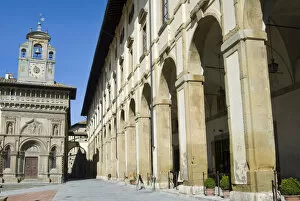 Images Dated 27th February 2010: The building of Fraternita dei Laici and Loggia del Vasari, Piazza Vasari or Piazza Grande
