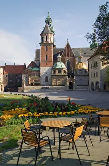 <b class=qtipBold><figcaption>Cafe overlooking</figcaption></b><br>Cafe overlooking Wawel Cathedral, Wawel Hill, Krakow, Poland<br><em>© Paul Thompson / DanitaDelimont.com</em> Cafe overlooking