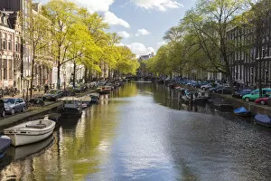 Tourist Destination Gallery: Canal, central Amsterdam, Netherlands