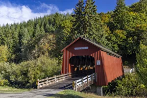 Chitwood Covered Bridge over the Yaquina River in Lincoln County, Oregon, USA Chitwood Covered Bridge over the Yaquina River in Lincoln County, Oregon, USA