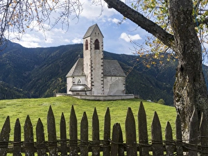 The church Sankt Jakob, Villnoess Valley (Val de funes), in the Dolomites. Europe The church Sankt Jakob, Villnoess Valley (Val de funes), in the Dolomites. Europe